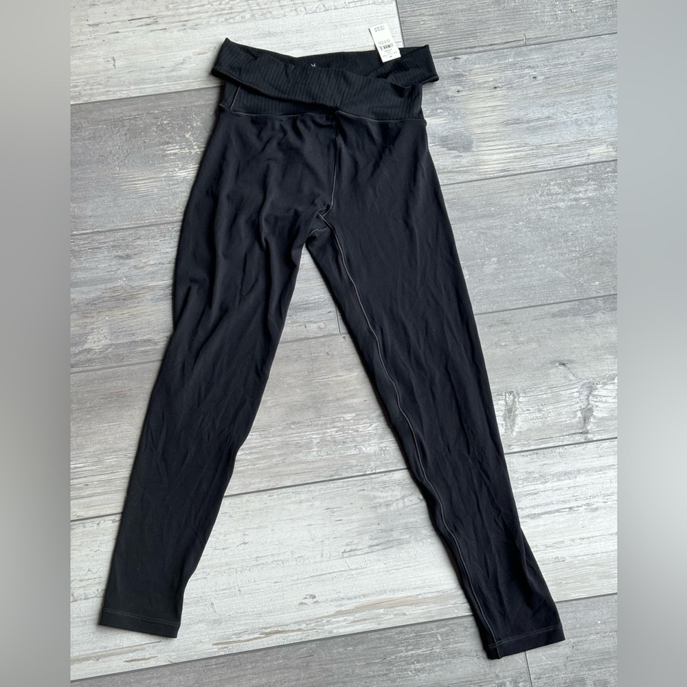 Aerie offline 7/8 legging crisscross waist size XS short black NWT